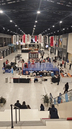 Boxing match held inside shopping mall in Samara, Russia