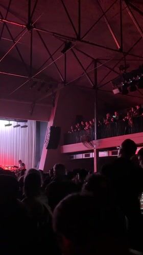 Late-night concert draws crowd in Buenos Aires venue