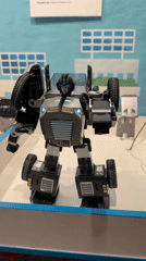 Girl explores robot exhibits at Kamyshin science museum