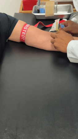 Medical blood draw procedures documented at Mexico healthcare facility