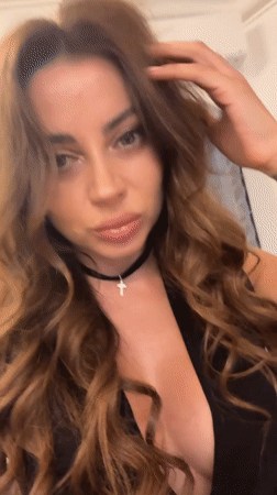 Selfies and roses, indoors in Rome