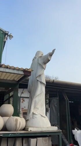 Jesus statue spotted at outdoor establishment in Loma Verde