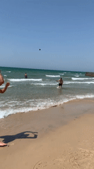 Tel Aviv residents enjoy sunny Saturday morning leisure activities