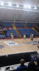 Women's volleyball match documented in Ciudad Guayana stadium