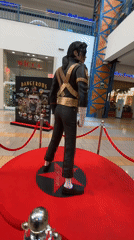 Michael Jackson exhibit with Halloween theme observed in Quito