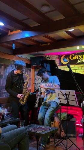 Jazz duo performs live music at Rome club