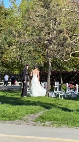 Wedding celebration and daily life captured in Batumi parks