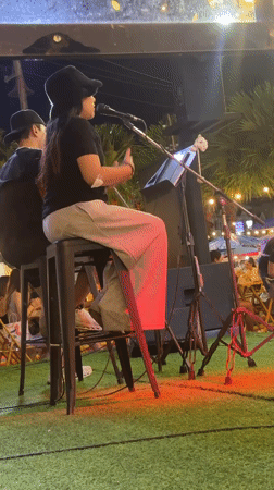 Night market in Phuket: live music, fresh seafood, and street food