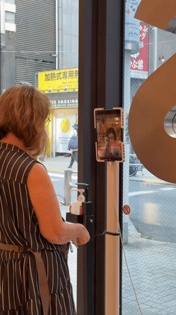 Morning shoppers observed at Shibuya store entrance and exit