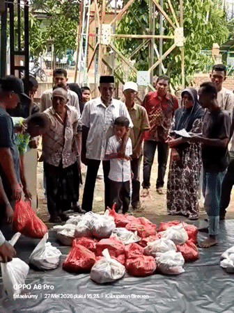 Community meat distribution gathering observed in Blangkutacoh, Indonesia