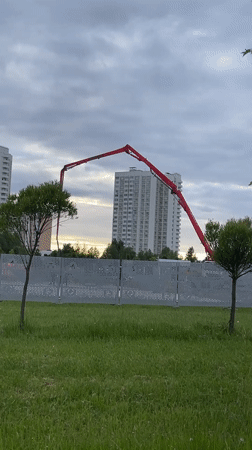 Ordinary afternoon park life documented across Moscow waterfront areas