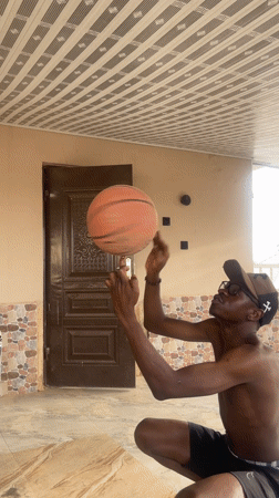 Basketball skills and home cooking captured in Gura Top