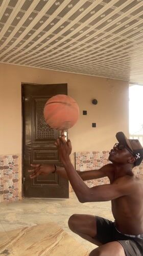 Basketball skills and home cooking captured in Gura Top