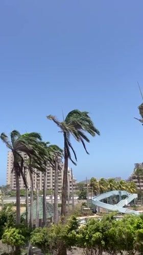 Dancing indoors in Porlamar while strong winds hit outside
