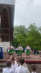Traditional Ukrainian cultural performance draws crowds in Ternopil park