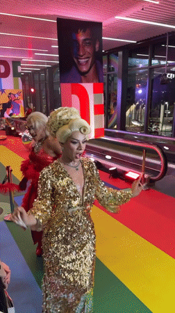 Drag show and mall browsing at Central Phuket on a Saturday afternoon