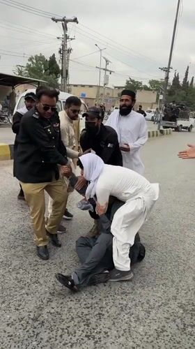 Street rally and scuffle in Quetta draws large crowd