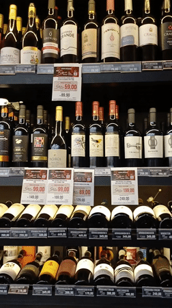 Easter Shopping and Dining Recorded Across Curitiba Stores