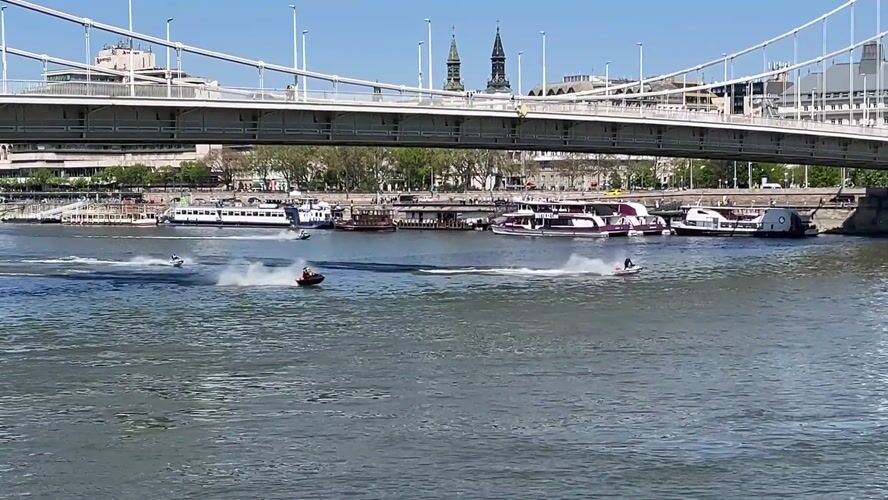 Budapest sees jet skis on Danube, tram operations Saturday
