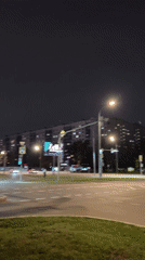 Moscow evening commute, streets to metro, late August