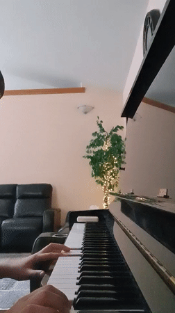A cozy Woodburn home, piano playing and pasta on the stove