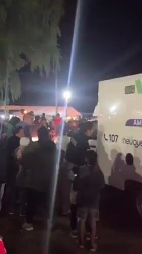 Nighttime music festival draws crowds in Villa La Angostura