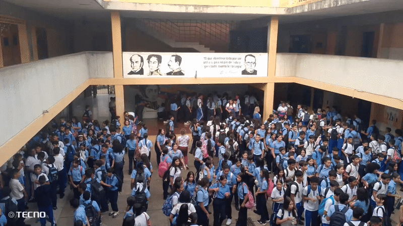 Students gather for educational activities at Tinaquillo school