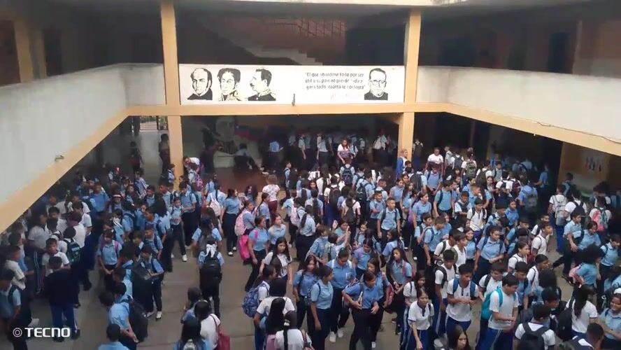 Students gather for educational activities at Tinaquillo school