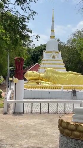 Morning temple visit documented in coastal Thailand