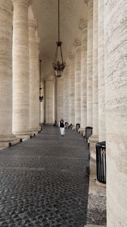 Tourist captures St. Peter's Square during morning visit