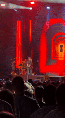 Live concert lights up Madrid stage with bold visuals