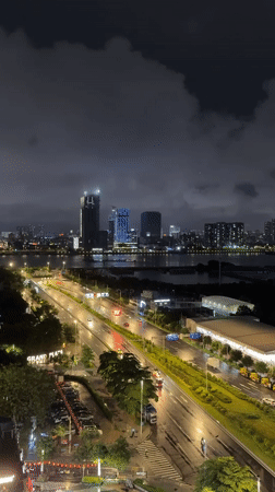 Evening shopping and urban scenes documented in Guangzhou's Haizhu District