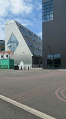 London urban landscape documented by witnesses on sunny Thursday