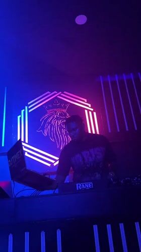 Nightclub Event Features DJ, Live Drums in Gura Top