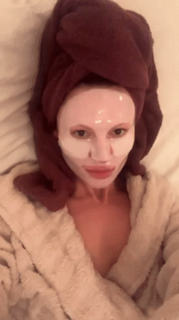 Woman documents self-care routine across UK locations Saturday afternoon