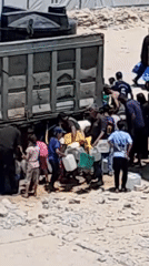 Water trucks draw crowds in Khan Yunis displacement camp