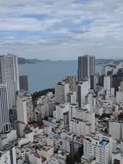 Tourist captures sweeping views of cloudy Nha Trang from rooftops