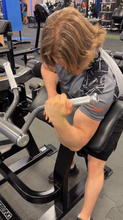 Man completes multi-machine workout session at Belgrade gym