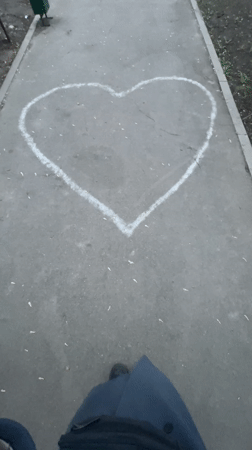 Heart drawing and toy dinosaur display spotted in Moscow