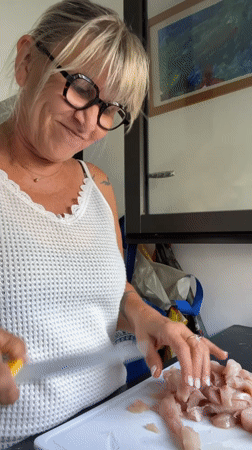 Cooking curry, painting nails, and cat cameos at home in Chambœuf