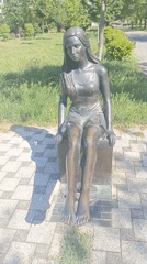 Bronze women statues documented in Sevastopol park