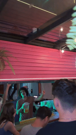 Busy São Paulo bar serves shots to crowds