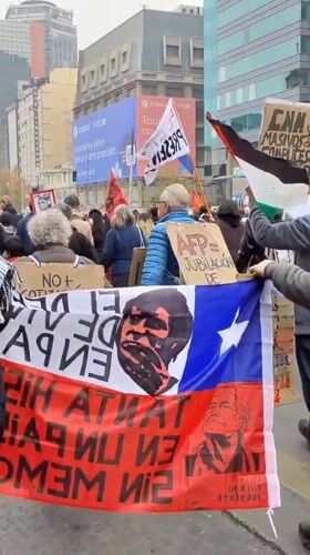 Multiple protest groups march in Santiago addressing housing, political issues