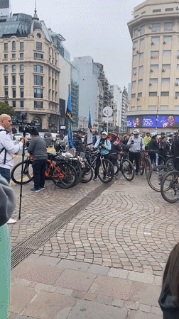 Cyclists gather at Buenos Aires Obelisco for organized event
