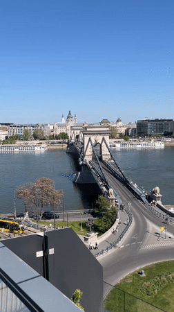 Tourist captures sunny afternoon scenes across Budapest landmarks