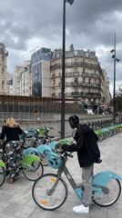 Bike check pause on a Paris street