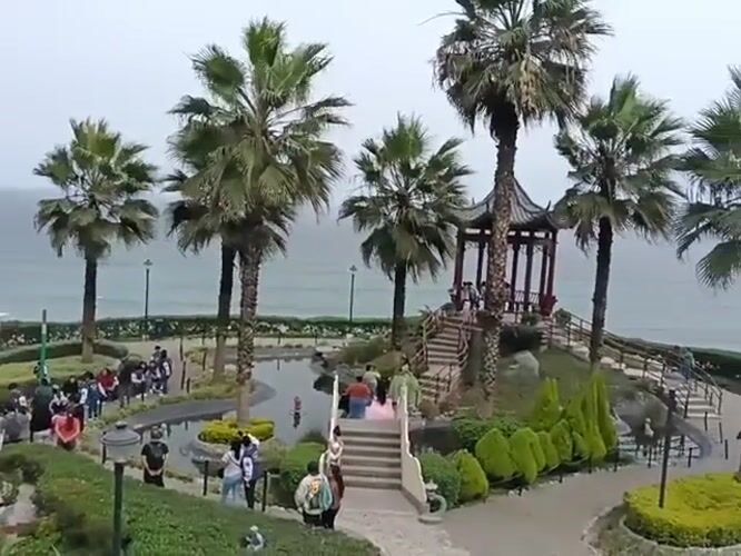 Afternoon park scenes documented in coastal Miraflores, Peru