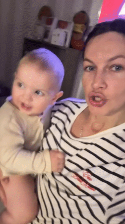 Family moments captured in Fredenbeck home during evening hours