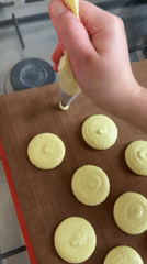 Tel Aviv baker crafts colorful macarons in afternoon session