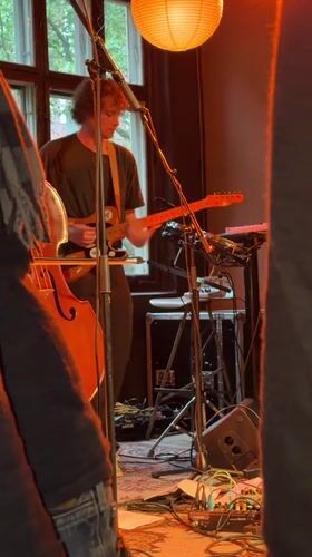 Musicians perform evening concert in Oslo venue